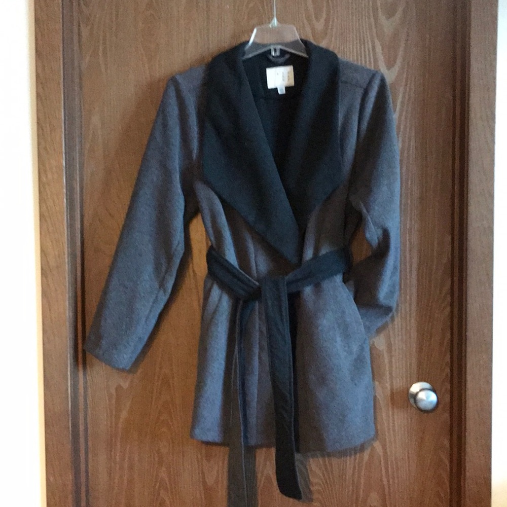 women's demi-season short coat
